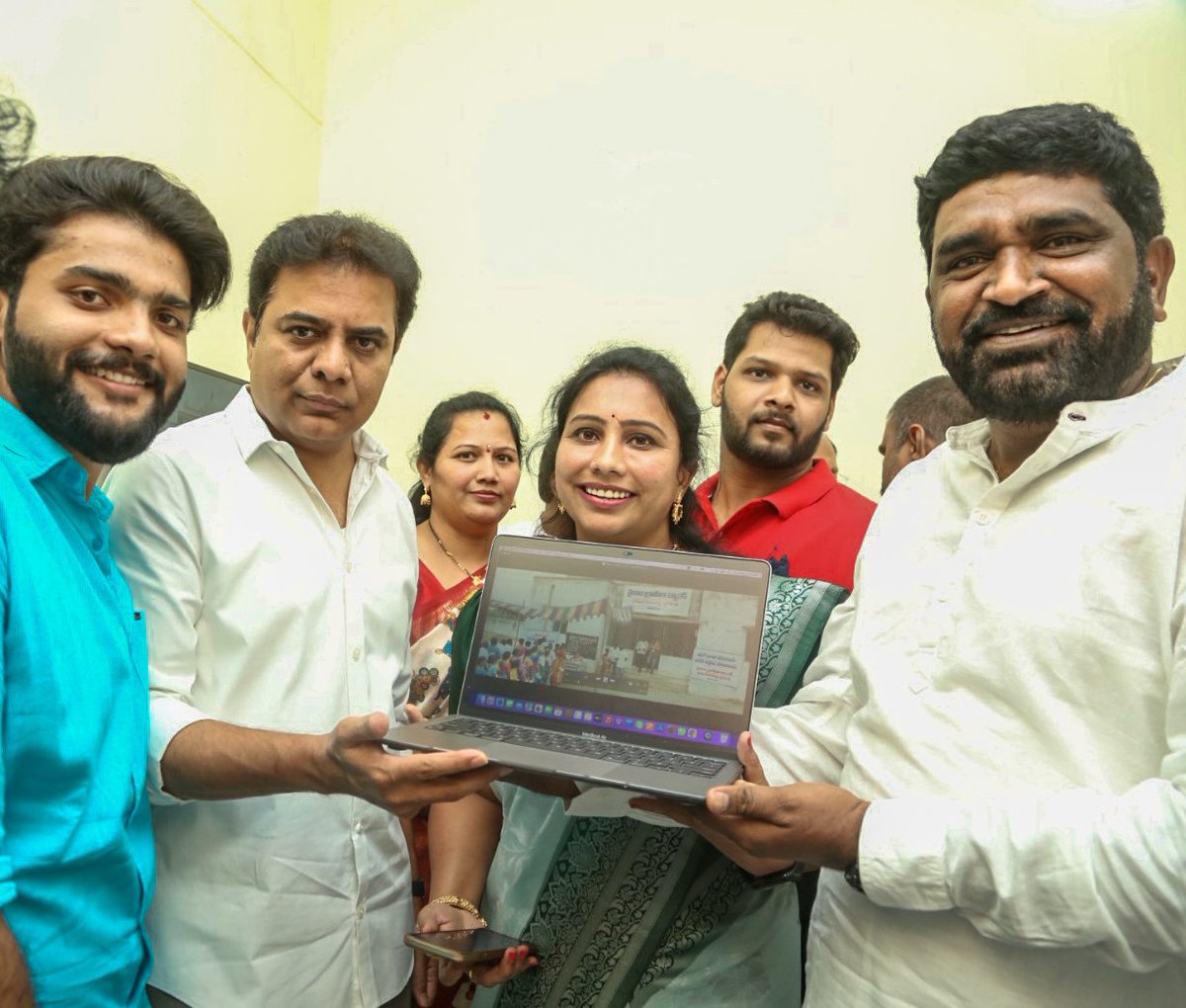 Itsmevaram's tweet photo. We are thrilled to announce the launch of our movie teaser by the honorable minister KTR garu! Our team is immensely grateful for his support and blessings towards our project. A big thank you to the minister for being a part of this milestone for us. 
@KTRBRS https://t.co/Fp9BNZGdgI