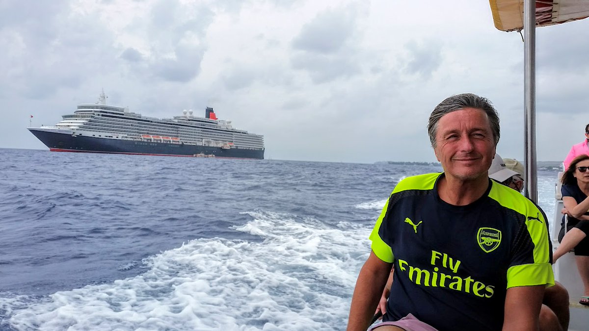 GoonerMaui's tweet photo. .#FlashbackFriday
6 Years Ago TODAY !
Mr @jacktruthafc popped into #Lahaina aboard @cunardline #QueenElizabeth
What a day we had !๐
#LahainaCoolers (Breakfast)
#PlantationCourse โณ๏ธ
#SeahouseRestaurant (Lunch)
#CaptainJill #WhaleWatch ๐ณ๐
Back to #Coolers ๐ป๐น https://t.co/EyUpHP7cWg