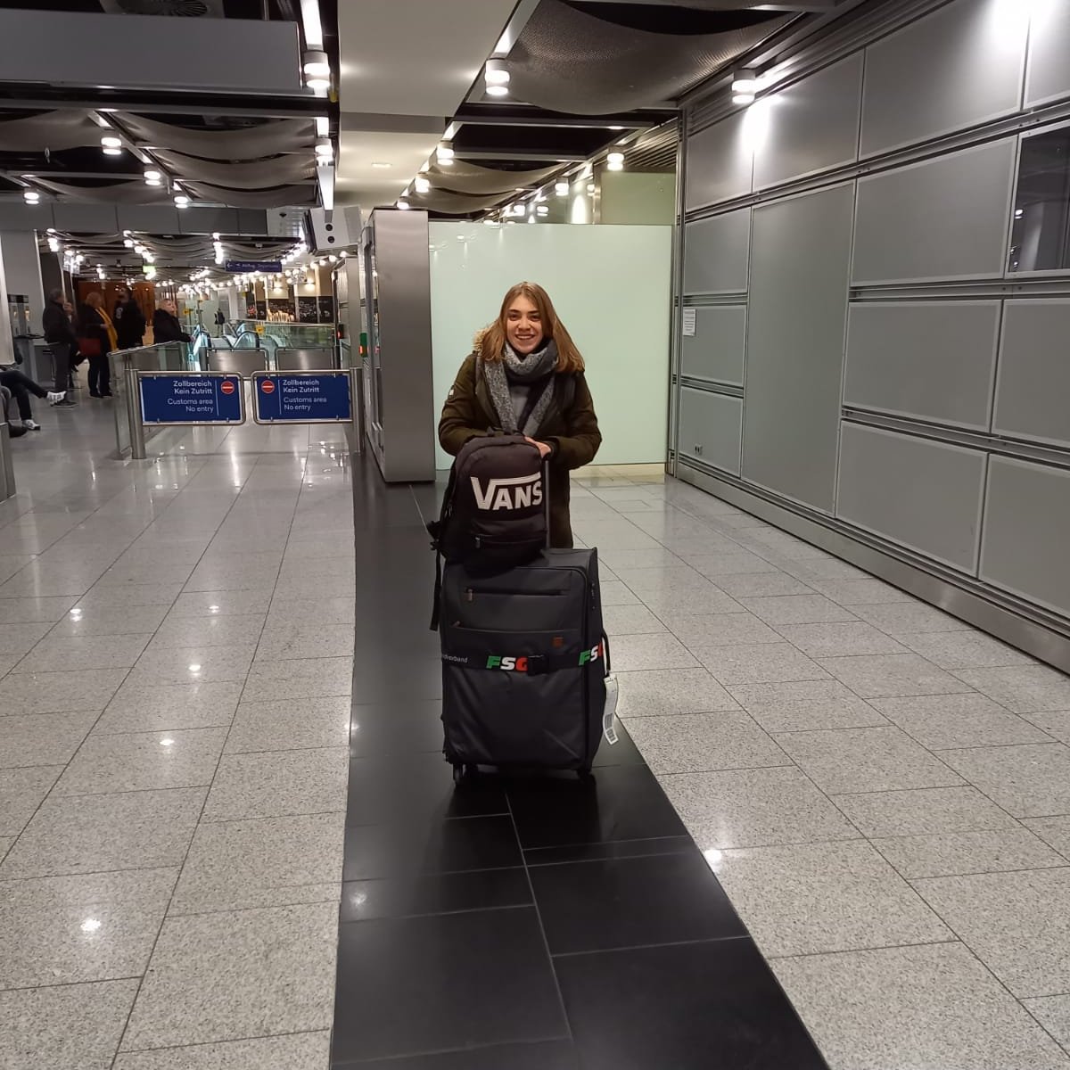 Erasmus_DAAD's tweet photo. #ErasmusPlusReporterin Michelle ist nun wieder zurück in 🇩🇪! Die Rückreise aus Salamanca war etwas nervenaufreibend, da der Flug eine große Verspätung hatte.
Mehr erfahren👇
https://t.co/xXoqD1Bkb1
#ErasmusPlus https://t.co/IyyTnhZ5Xf