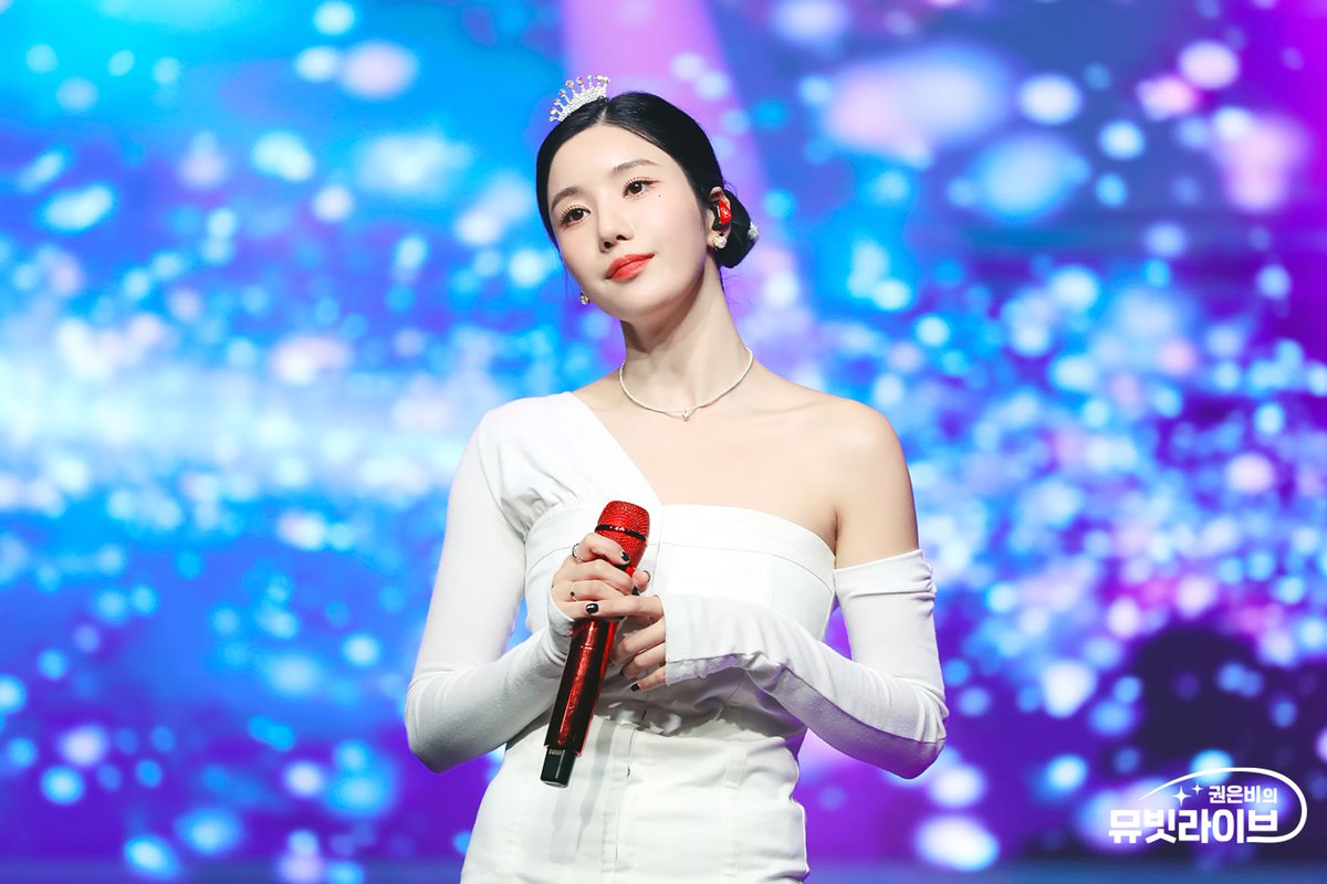 KEB_INTL's tweet photo. [📸] 230210 Kwon Eunbi's Mubeat Live | Season 1 Last Broadcast Update

🔗 https://t.co/vKTvqxhZGl

@KWONEUNBI #KWONEUNBI
#권은비 #クォンウンビ https://t.co/yABYnWmSq8
