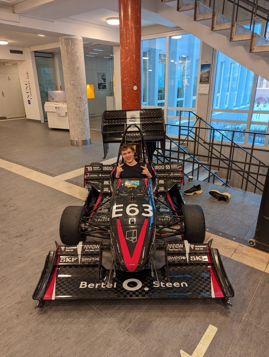 Lars_Hansen1's tweet photo. @RevolveNTNU thanks guys for letting me try out you're car indoors 😄 https://t.co/xPUQZ3KLnp