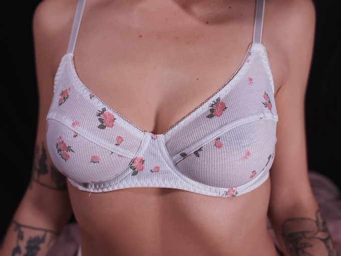 Am i distracting you? https://t.co/FWMMhgJmR2<a href="/tag/onlyfans"class="tags"><span>#onlyfans</span></a>