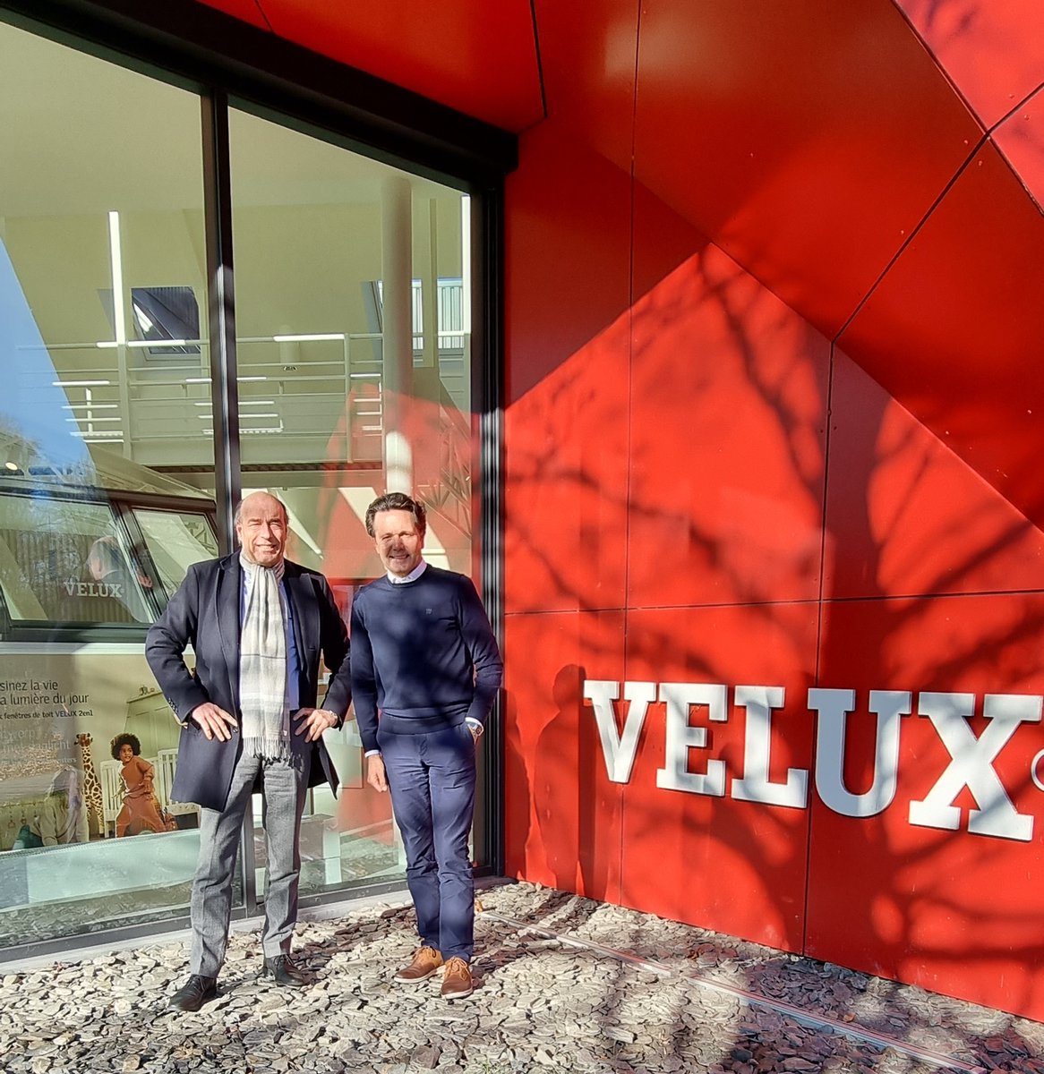 L'équipe de l'@UWE_asbl  s'est rendue ce mardi à Wavre au sein de l'entreprise <a href="/VELUX/">deimos.exe</a>☀️
👉 Une visite qui s'inscrit dans le cadre de notre tour de Wallonie #UWEonTour, à la rencontre des entreprises dont on peut être fier ! 
ℹ️  Bientôt + d'info sur uwe.be/uwe-on-tour/