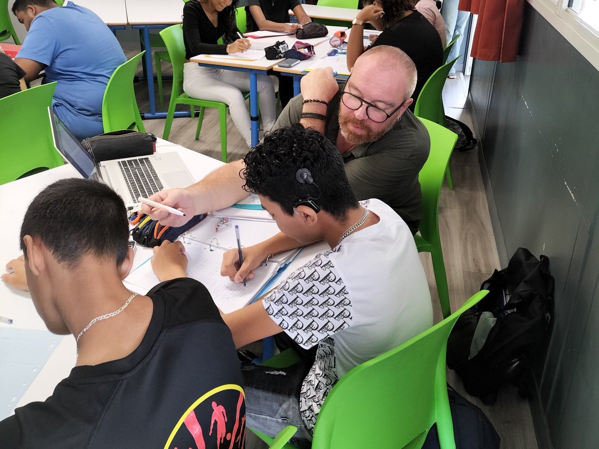 IRSAM_asso's tweet photo. [La Réunion][La Ressource][Loi 11 février 2005]
Une table ronde sur l'inclusion au Collège Cambuston de Saint-André a eu lieu a l'occasion de l'anniversaire de la loi pour l'égalité des droits des personnes handicapées. 
#ecoleinclusive #surdite #capejs #inclusion https://t.co/p2j3EIkkld