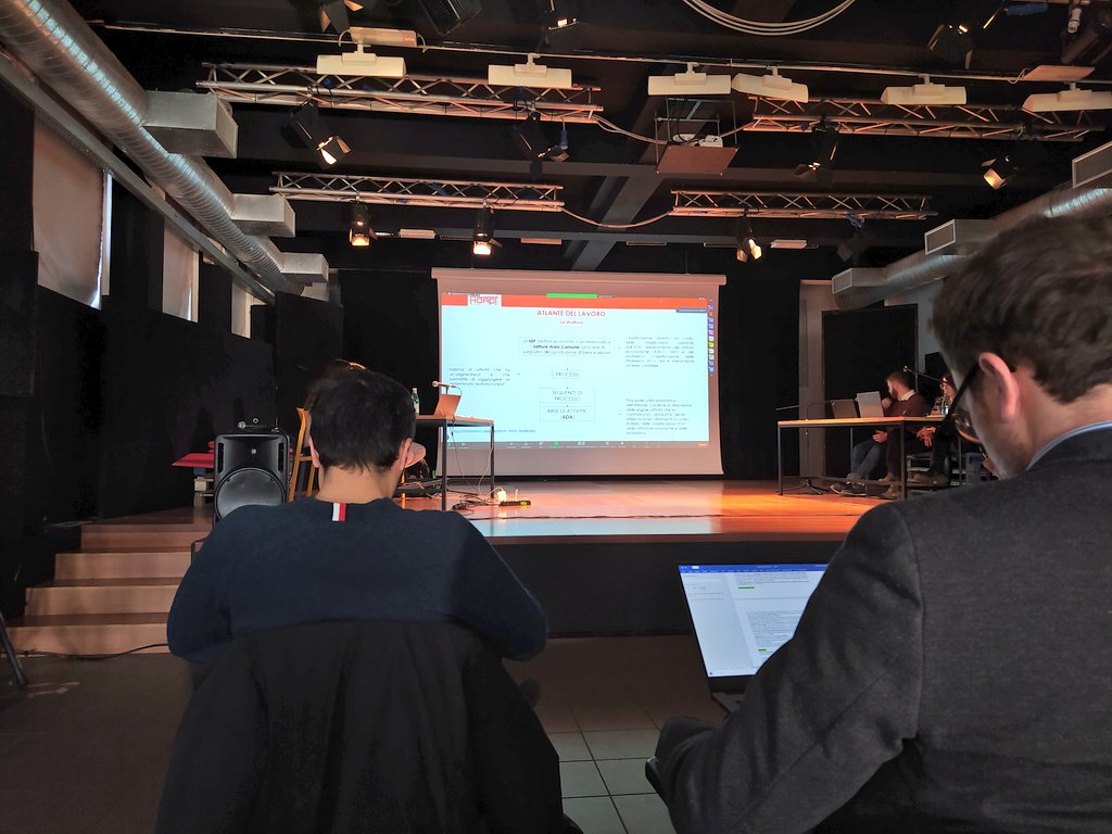 ProsdocimiSara's tweet photo. La costruzione del #profiloprofessionale: quale metodologia utilizzare? Ne discutiamo oggi con @MiSofistes, @ilariafiore_, @CaneveSilvia.

#Phaber2023 https://t.co/cbNnsakMg1