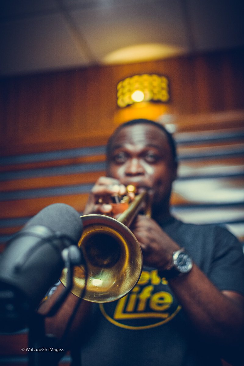 SamWatzUpGh's tweet photo. Live Studio Recording With @JazzAccraMusic @jazzaccra  🎶👌🏾📸 … @watzupghimagez @StudioXtra_Gh #StudioXtraGh https://t.co/wCyUrYjvpk