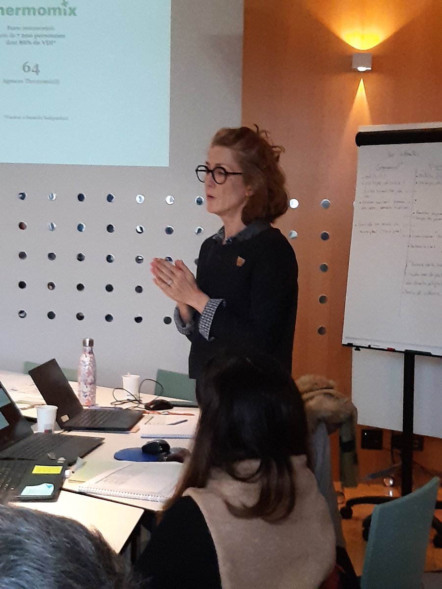 MicheleBrelet's tweet photo. #Achats 
Comment animer et dynamiser son équipe ? ➡️Partage d'expérience, trucs et astuces entres 19 acheteurs du @ClubIOC ce matin autour de Christine Thiery Perret #responsable #achats chez #Vorwerk @CCINantes https://t.co/kvSCng89zU