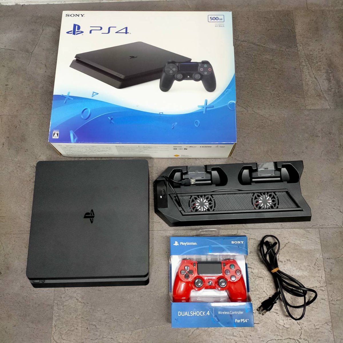 otasukeya_0000's tweet photo. ⚠️目指せフォロワー1万人⚠️
特屋プレゼント企画- ̗̀🎁 ̖́-【第8弾】
PS4とソフト8本セットです🎮
周辺機器付きの豪華なセットがフォロー&RTで1名様に当たります🎯
※中古・初期化済品です
#ゲーム #PlayStation4 #ソニー #ワンピース #Fate #ファークライ #グラブル #リサイクル #特屋 #TOKUYA https://t.co/EzdPA8D9DG