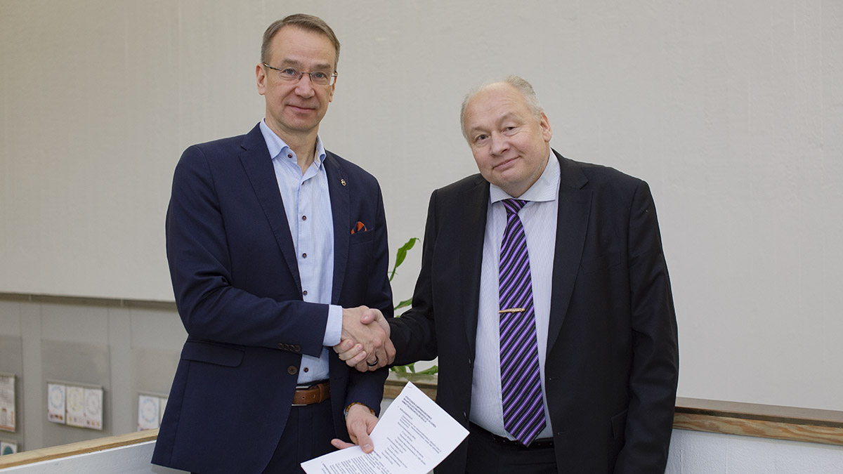 laureauas's tweet photo. Laurea ja Maanpuolustuskorkeakoulu solmivat stra­te­gi­sen kump­pa­nuus­so­pi­muk­sen: yhteistyö tiivistyy sekä opetuksessa että tutkimuksessa. Lue lisää: https://t.co/DaA0ZbGBZO #LaureaUAS @mpkkfi #yhteistyö #turvallisuus https://t.co/KPvrs3Dbev