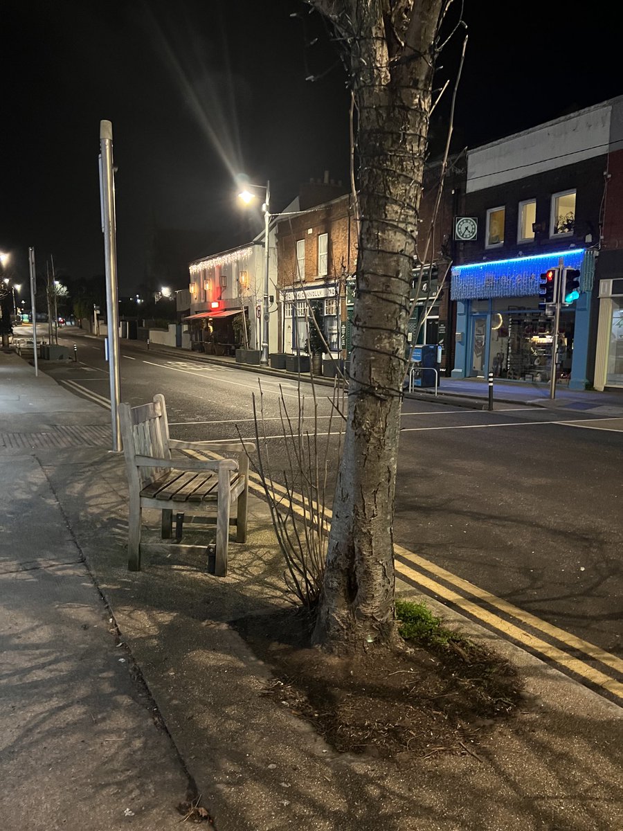 LucindasIreland's tweet image. A spot for solo reflection….   #glasthule