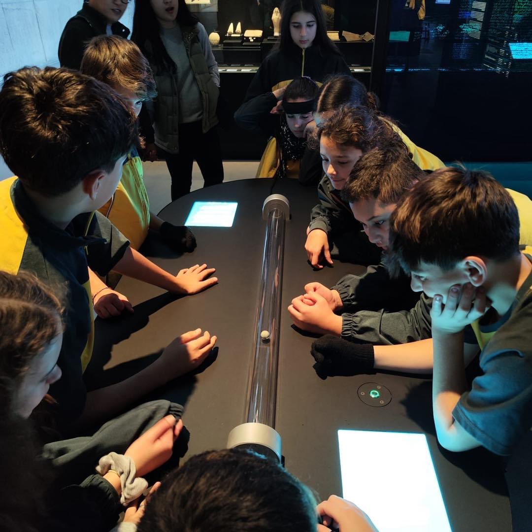 escreginahorta's tweet photo. Els alumnes d’EP6 han visitat el @CosmoCaixa amb l’objectiu d’ampliar i completar els seus aprenentatges sobre astronomia.Un magnífic viatge pel cosmos! #elreginacreixambtu #ensagradalaciència #ExploraRegina https://t.co/nRHk1enlLj https://t.co/GXOSG1Lvbd