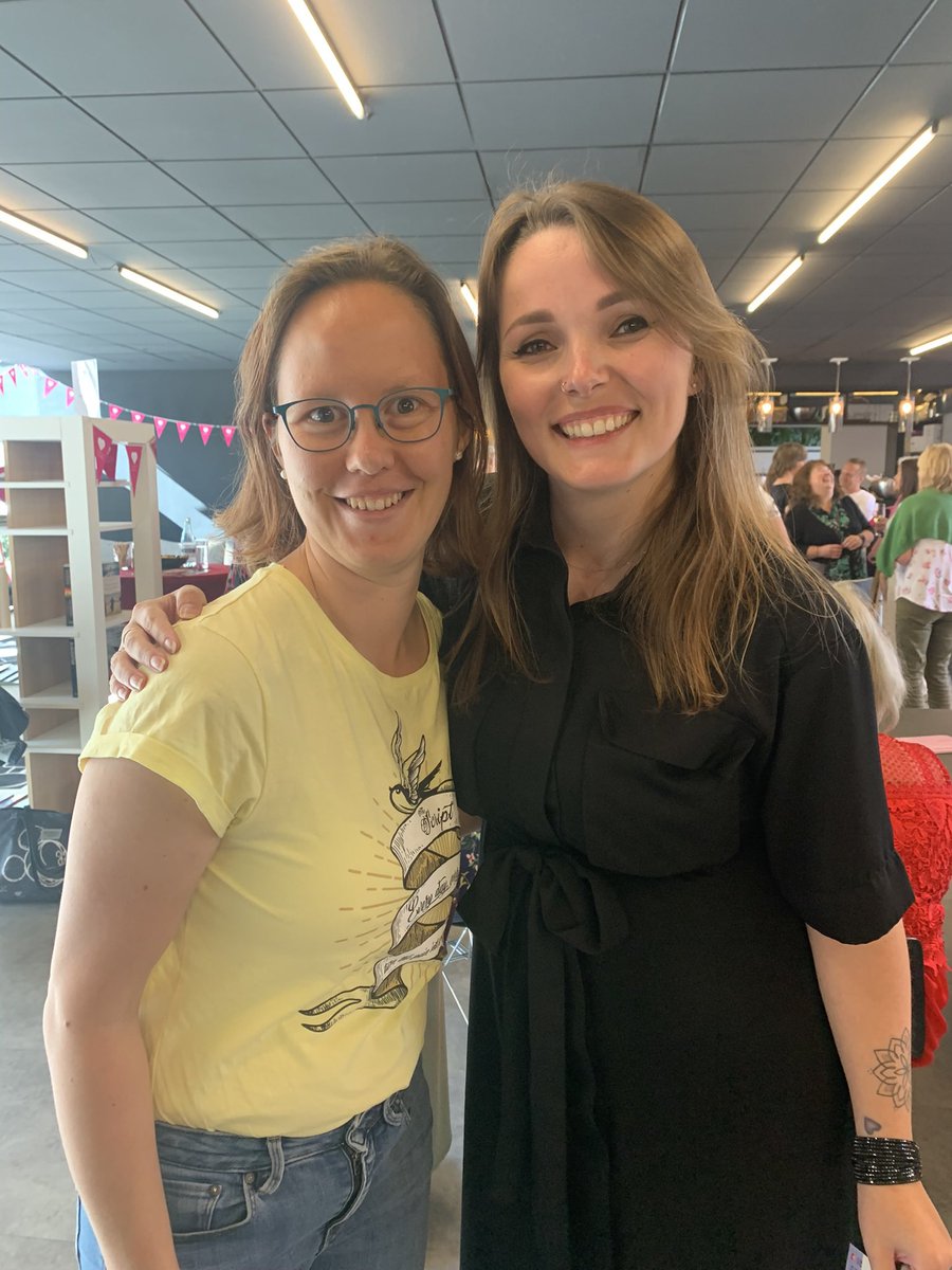 joorloveswrit's tweet photo. Yeahhh ❤️ vandaag onder andere @susanmuskee weer zien op een super leuke event ☺️😍 #zinin #boekevent #Amsterdam https://t.co/W5Kw6ZBLGo