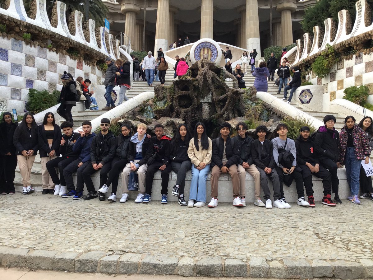 DormersWellsHS's tweet photo. Students from Y10, Y11 and Sixth Form enjoyed their first day in in Barcelona visiting the UNESCO heritage site @ParkGuell_es
#Languagetrip #culture #wisdom https://t.co/ipajLvqLD3