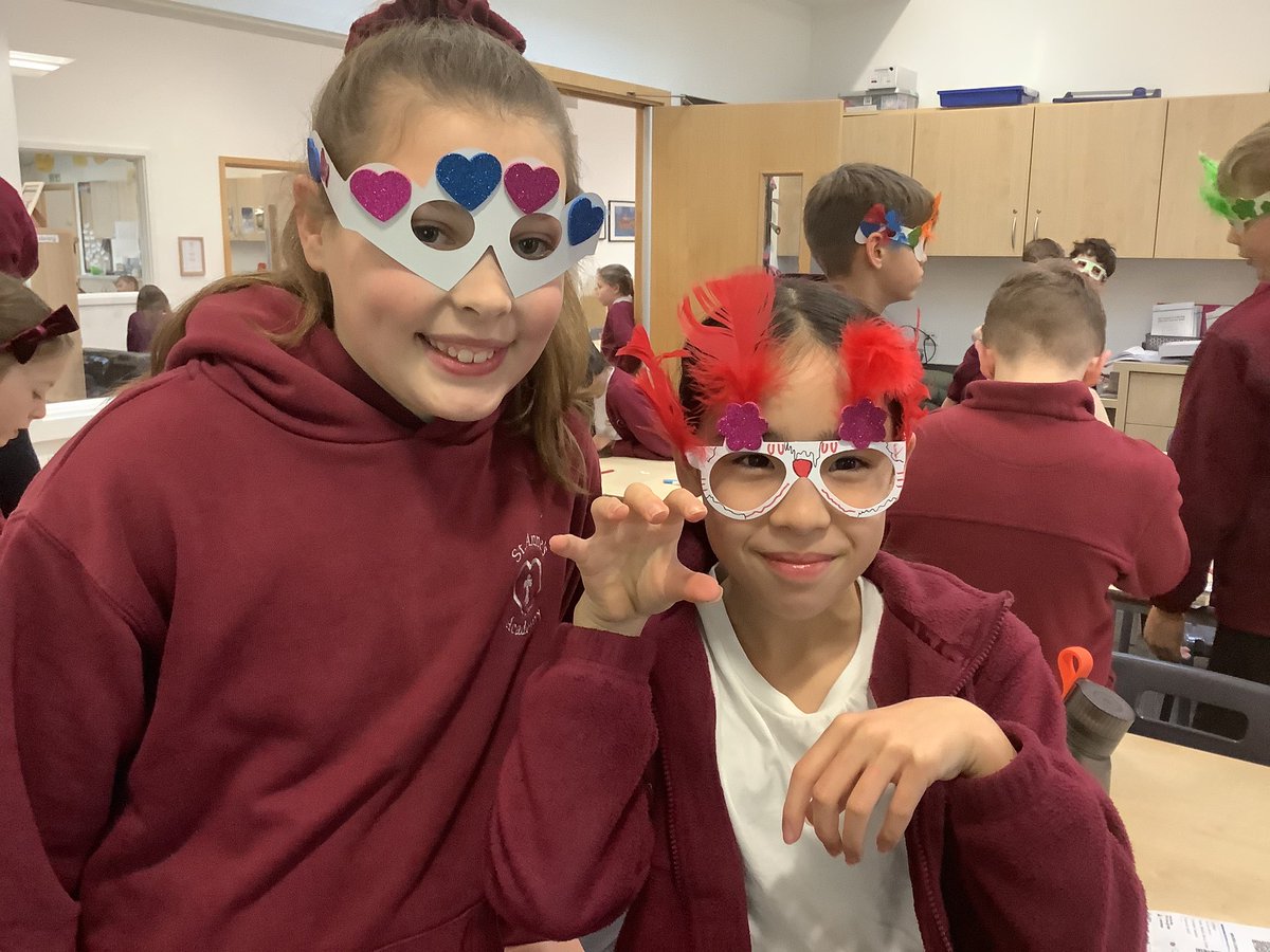 Fabulous start to the day decorating glasses to express ourselves. Every Friday should start with sequins, feathers, stickers and fab music! #childrensmentalhealthweek2023 #dresstoexpress @StAnnes_EHS @KHewittStAnnes