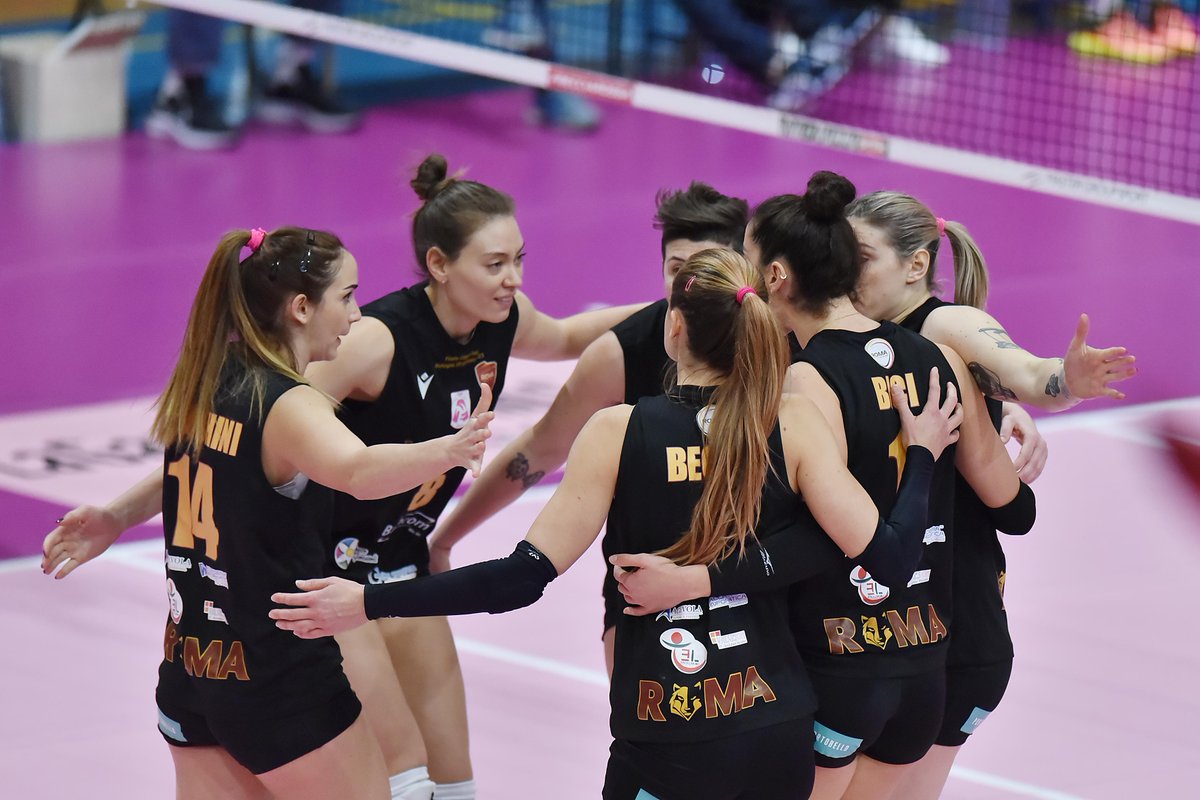marybiancaoff's tweet photo. Roma di nuovo in campo domenica ore 15.00 contro la Desi Shipping Akademia Messina!

[Foto LVF]

#marikabianchiniofficial #STG #lasquadradiroma #TheSpiritoftheWolves https://t.co/tOGLUnIQ9Z