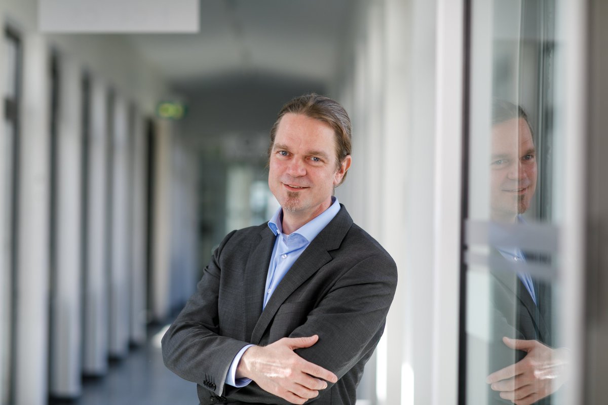 Wird #ChatGPT überschätzt? Was der Chatbot kann, und wo er an Grenzen stößt, erklärt Christian Bauckhage, Lead Scientist #MaschinellesLernen am IAIS und Direktor des <a href="/LamarrInstitute/">Lamarr Institute</a> in der brandneuen Podcastfolge der <a href="/Fraunhofer/">Fraunhofer-Gesellschaft</a>-Gesellschaft: Jetzt hören📻fraunhofer.de/de/mediathek/p…