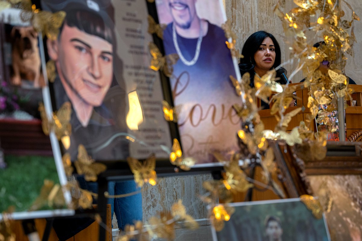 A memorial for homicide victims and survivors of gun violence in New Mexico was held in the Rotunda of the Roundhouse on Thursday. About 100 people gathered for the event to demand legislation to control gun violence. abqjournal.com/legislature