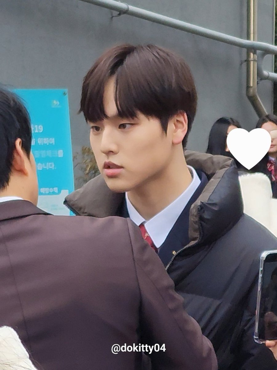 dokitty04's tweet photo. 230210 한림예고 졸업식

ㅠㅠ너무 보고 싶었어..🥺♥️

#DOHYON #NAMDOHYON #남도현
#BAE173 https://t.co/mjrRnJOAXQ
