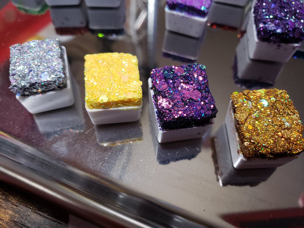 ScarletNymph's tweet image. #scarletnymphdesigns #glitterpaint #glitter #chameleonglitter #etsyseller #asmr #handmadebyme #mixingpaint #mixingglitter #glitterporn #watercolor #watercolorpaint #makingwatercolor #maker
Glitter. You know you need it. Get it at our Etsy shop
scarletnymph.etsy.com