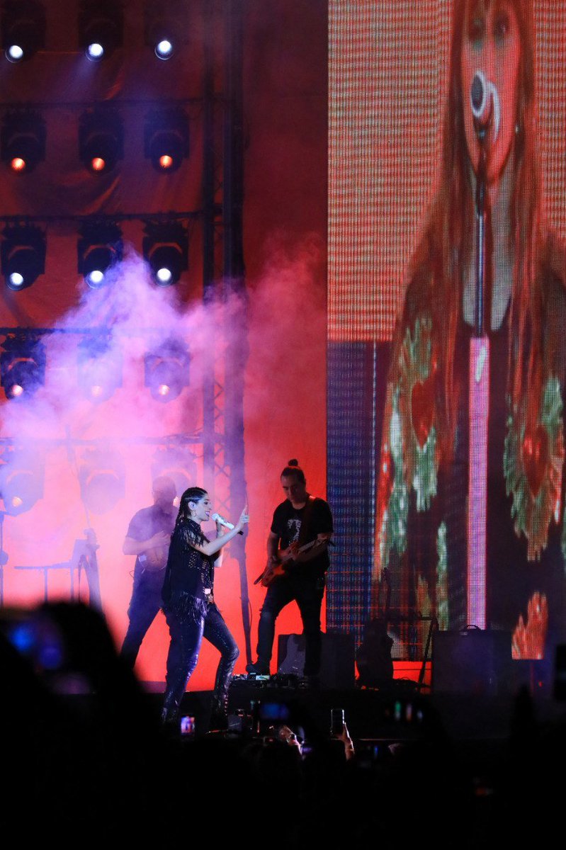 #HaAsh trajo a #ElSalvador su gira «Mi Salida Contigo Latinoamérica 2023». Los fanáticos salvadoreños se han deleitado esta noche con todos sus éxitos. Fotos: Jarvyn Múñoz/#DiarioES