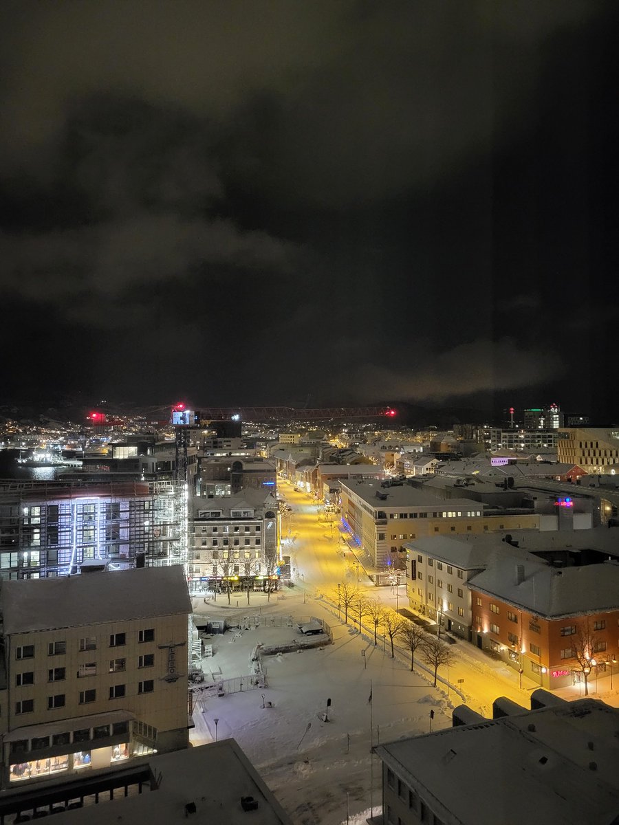 RenateBente's tweet photo. Early morning in Bodø. A new day with a lot of opportunities, just grab them!! Lots of love ❤️
@Visitbodo #February #WINTER #Snowfall #makethebestofit https://t.co/hJVmNVV6pW