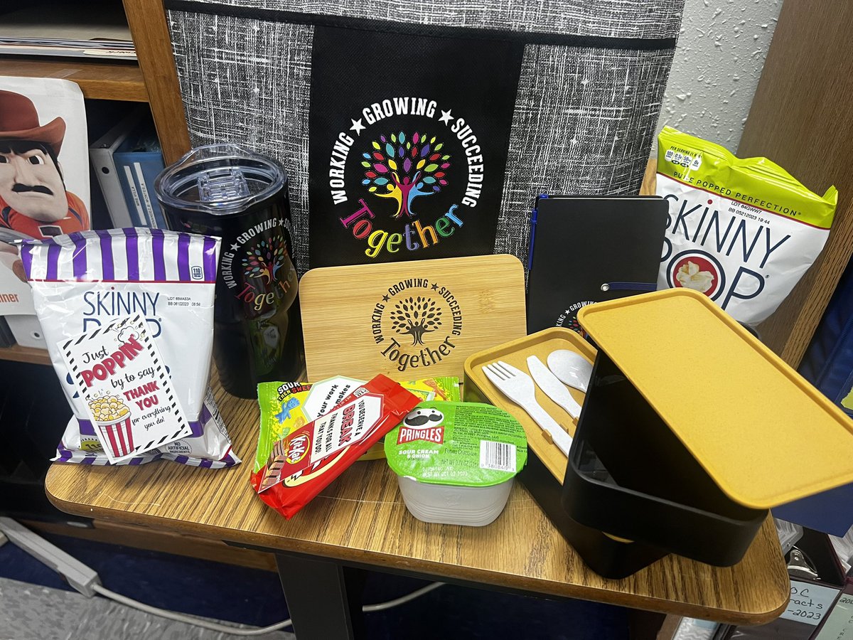 Thank you to @YISDCounseling and @DrLisaSerna for the gifts that made this #nationalcounselorappreciationweek the very best! 💙