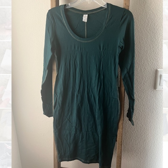 Bizbthegr8's tweet photo. So good I had to share! Check out all the items I'm loving on @Poshmarkapp #poshmark #fashion #style #shopmycloset #alternative #jessicahoward #ralphlauren: https://t.co/uK05cQ9nzw https://t.co/8qoM4pTXYh