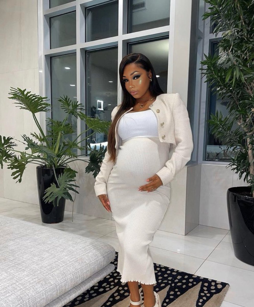 SadeGrayson's tweet photo. Enjoyed my #Mommy2Be fashions while carrying my bundle of joy. Thank you @AshantiMHall for hooking me and my big ole belly! 🤭🤰🏾 #LHOHH x #LHOD #BabyGrayson #OfficialCountdown https://t.co/CbU4604r56