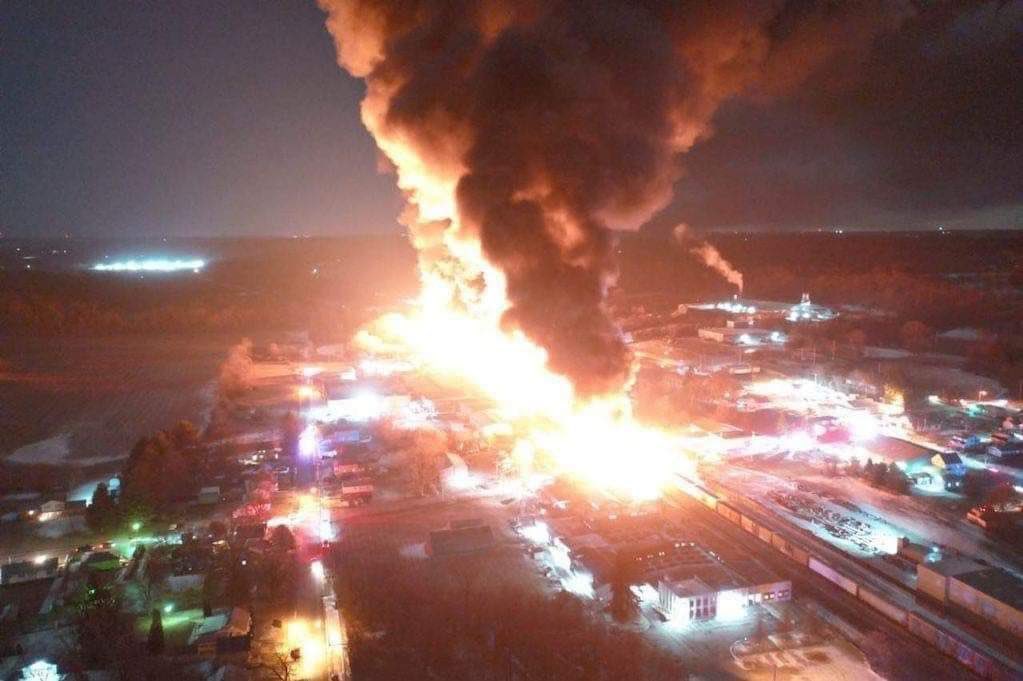 JordanUhl's tweet photo. Left: A massive chemical fire after a train derailment in Ohio 

Right: What Ohio's Senator is focused on this week https://t.co/ruUL65soQI