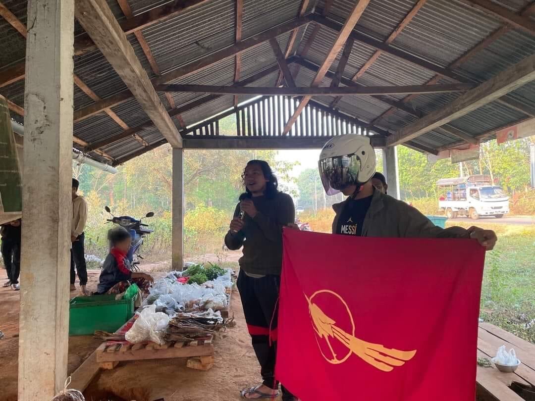 spring_2021's tweet photo. Locals from LaungLon Tsp staged a protest against military dictatorship.

#WarCrimesOfJunta
#2023Feb10Coup
#WhatsHappeningInMyanmar https://t.co/MI3U9SIEsD