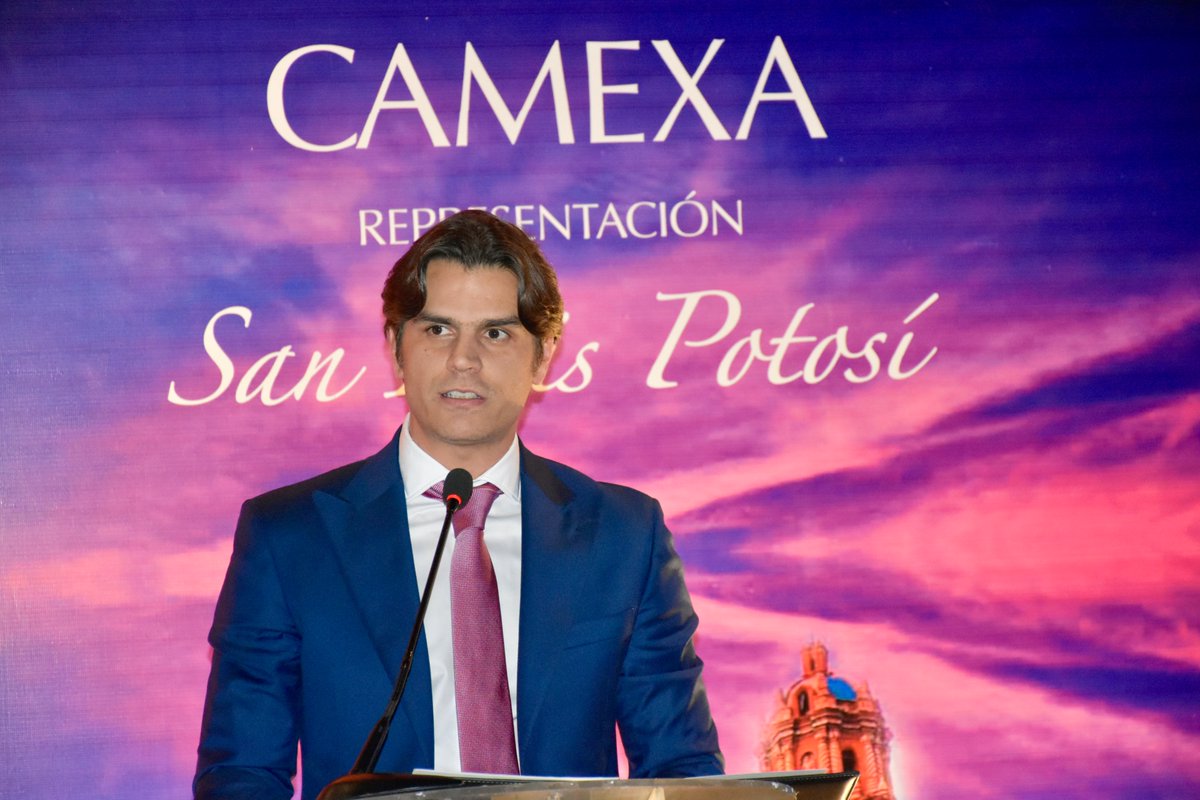 sedecoslp's tweet photo. El Secretario de Desarrollo Económico @jc_valladares  asistió a la presentación de las oficinas de @AHKMexikoCAMEXA en S.L.P. Se contó con la presencia de directivos de @AlemaniaMexi  y el representante nombrado Fernando Ibarra. Se reitero todo el apoyo por parte del @GobEdoSLP https://t.co/6vRWesUvnB