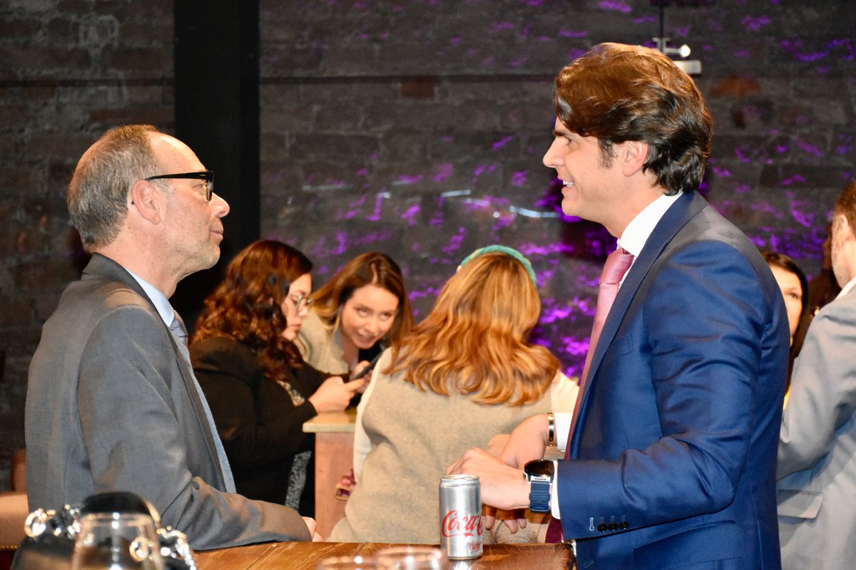 sedecoslp's tweet photo. El Secretario de Desarrollo Económico @jc_valladares  asistió a la presentación de las oficinas de @AHKMexikoCAMEXA en S.L.P. Se contó con la presencia de directivos de @AlemaniaMexi  y el representante nombrado Fernando Ibarra. Se reitero todo el apoyo por parte del @GobEdoSLP https://t.co/6vRWesUvnB