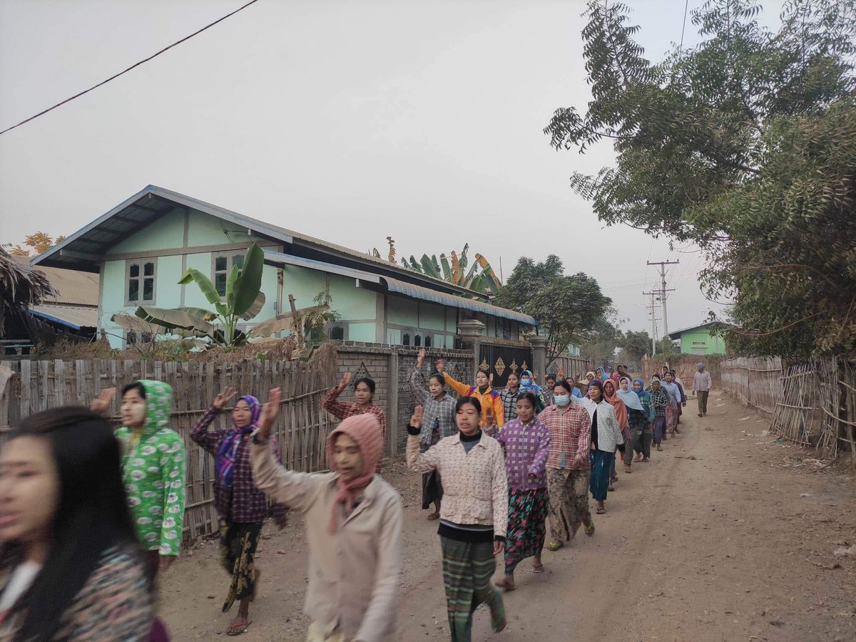 Locals from Northern Yinmarpin Tsp marched on the streets to protest against military dictatorship.

#WarCrimesOfJunta
#2023Feb10Coup
#WhatsHappeningInMyanmar