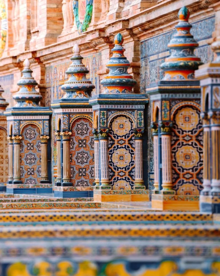 BellamyAndrew4's tweet photo. Welcome to Sevilla! ✨ If you haven't been here yet, you really have to see Plaza de España. 😍 Enjoy the first sun rays of the day at one of the most famous squares in Europe. https://t.co/IGOKfQ03C6