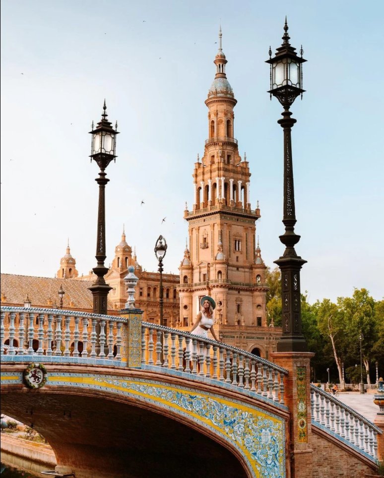 BellamyAndrew4's tweet photo. Welcome to Sevilla! ✨ If you haven't been here yet, you really have to see Plaza de España. 😍 Enjoy the first sun rays of the day at one of the most famous squares in Europe. https://t.co/IGOKfQ03C6
