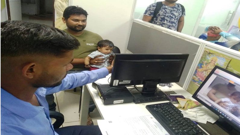 UIDAIDelhi's tweet photo. #UIDAI #UIDAIDelhi #askkashmeregate
आप भी आए और आज ही #आधार मे अपने शिशु का पंजीकरण कराये। अपने नजदीकी आधार केंद्र की जानकारी के लिए वैबसाइट https://t.co/ogbobxszLj… देखे। https://t.co/7KQi1A6udi