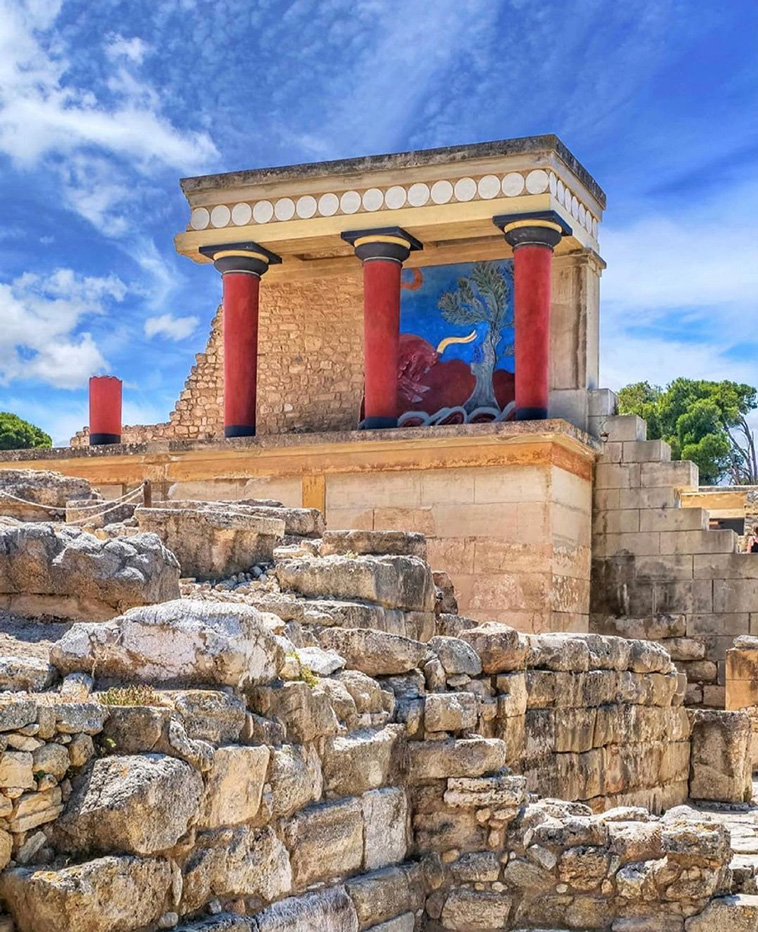 Palace of Knossos (2200-2000 BC), Crete

ancient-origins.net/crete