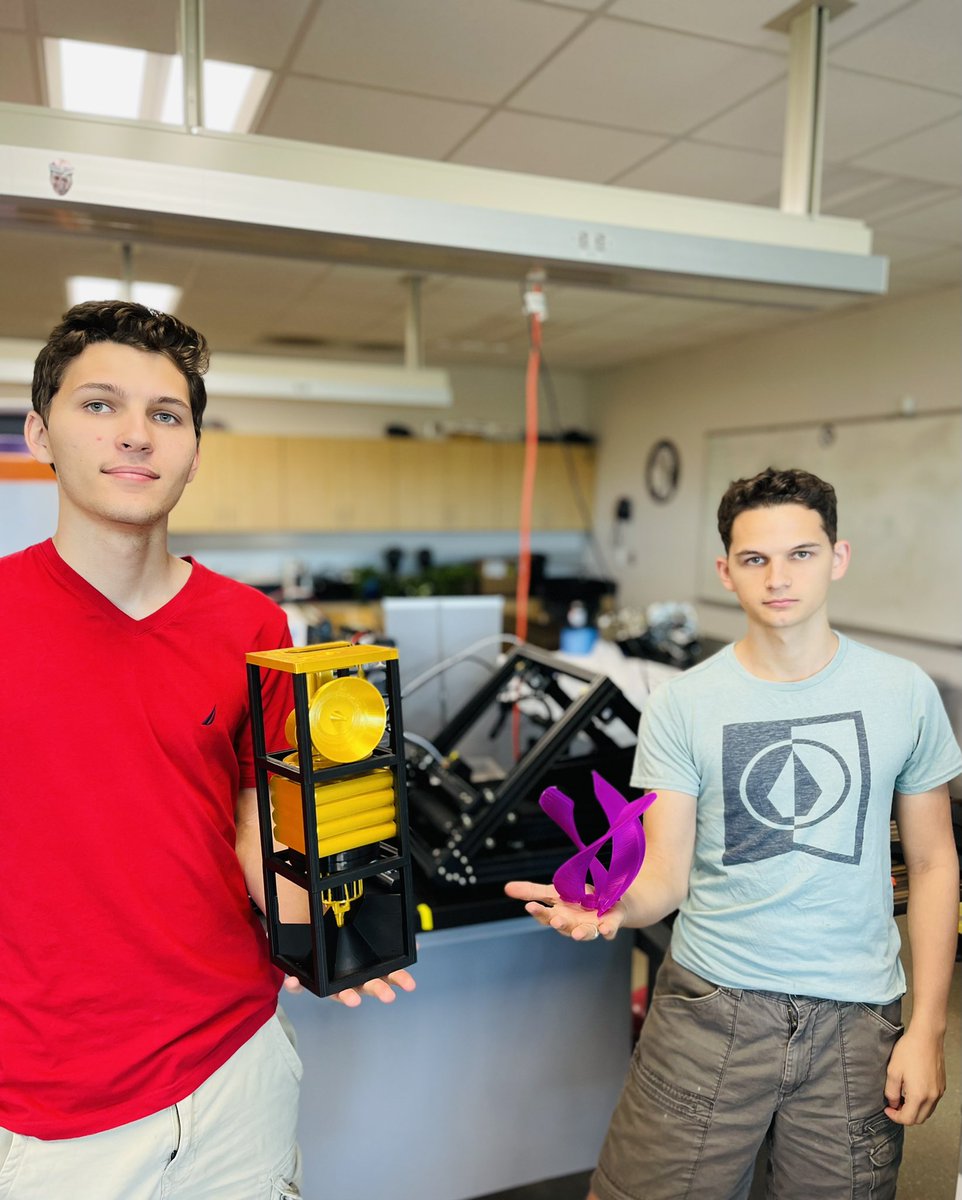 SpaceTech____'s tweet photo. #FGCU students Nathaniel &amp; Jonathan Fenton to join Space-Techs #internship program. https://t.co/rLyKyDDPeG