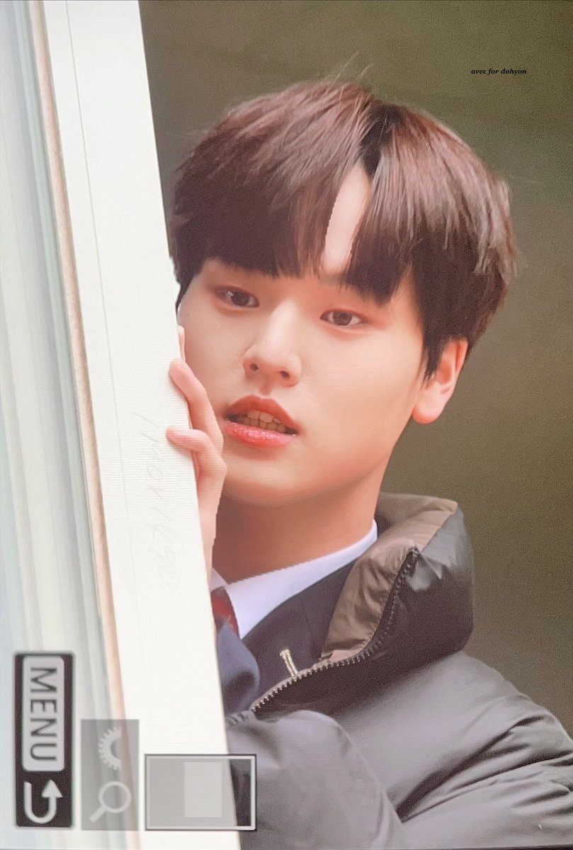 avec_ndh's tweet photo. 230210 한림예고 졸업식 

너구나 4반 이쁜이가

#남도현 #ナムドヒョン #dohyon #HnD https://t.co/O8NEVrhpGV