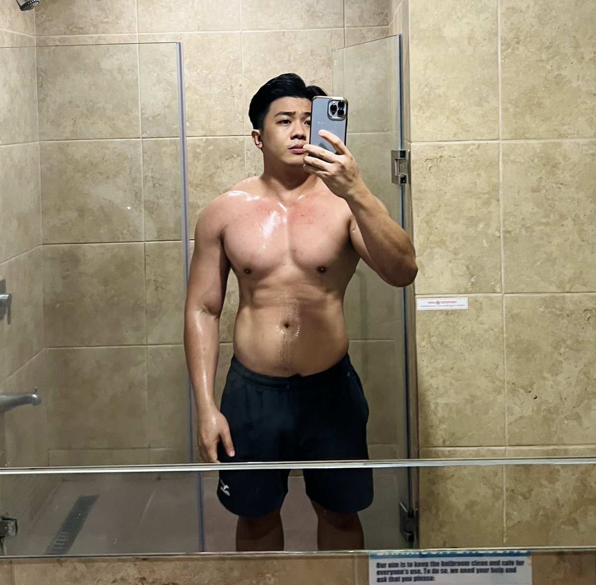 Dennis_Warrior_'s tweet photo. Sino gusto sumama maligo? Party pala hehehe 

PM me for details 📲

#AlterNight #GDSuperclub https://t.co/hQPkGsAJ3k