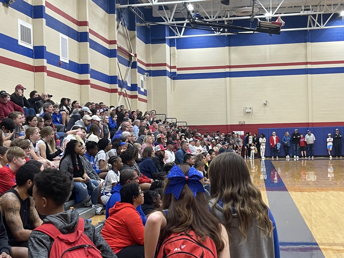 Charles Hitchens tweet media