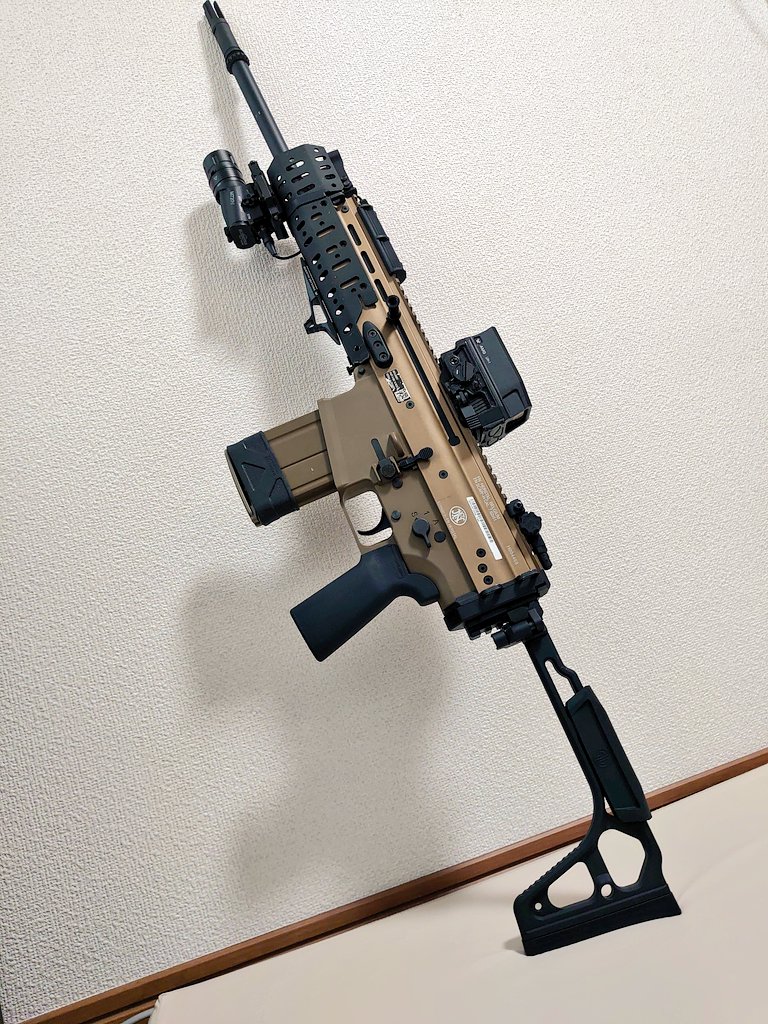 storyram's tweet image. もう一丁も似合ってるから、これで。
#SCAR
#SCARH
#SCARはいいぞ
#みんなのscar見せて