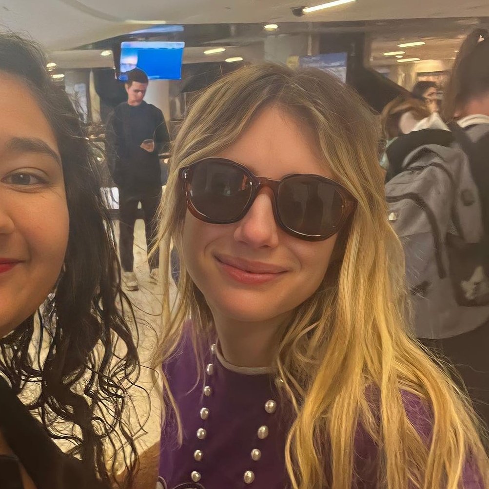 Happy bday Emma Roberts, love u! 