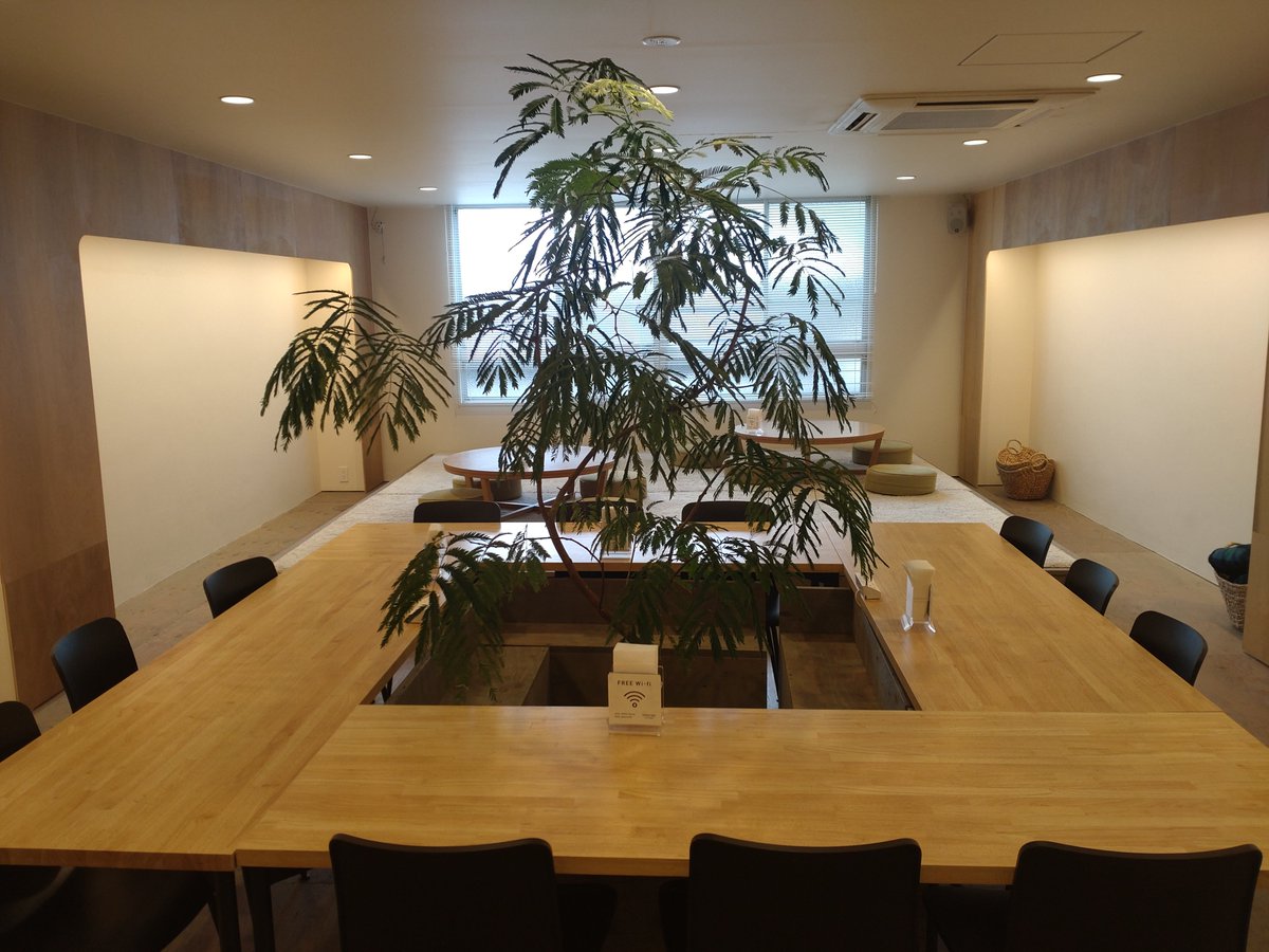 GrovingBase's tweet photo. 今日はあいにくの雨☔ですが、#grovingbase は17:30まで営業中です!(最終受付は16:30)
今日は比較的空いていますので、1時間からでもぜひお気軽にいらしてください☺️✨
#コワーキングスペース #ワーキングスペース https://t.co/9cGEU3L1rz