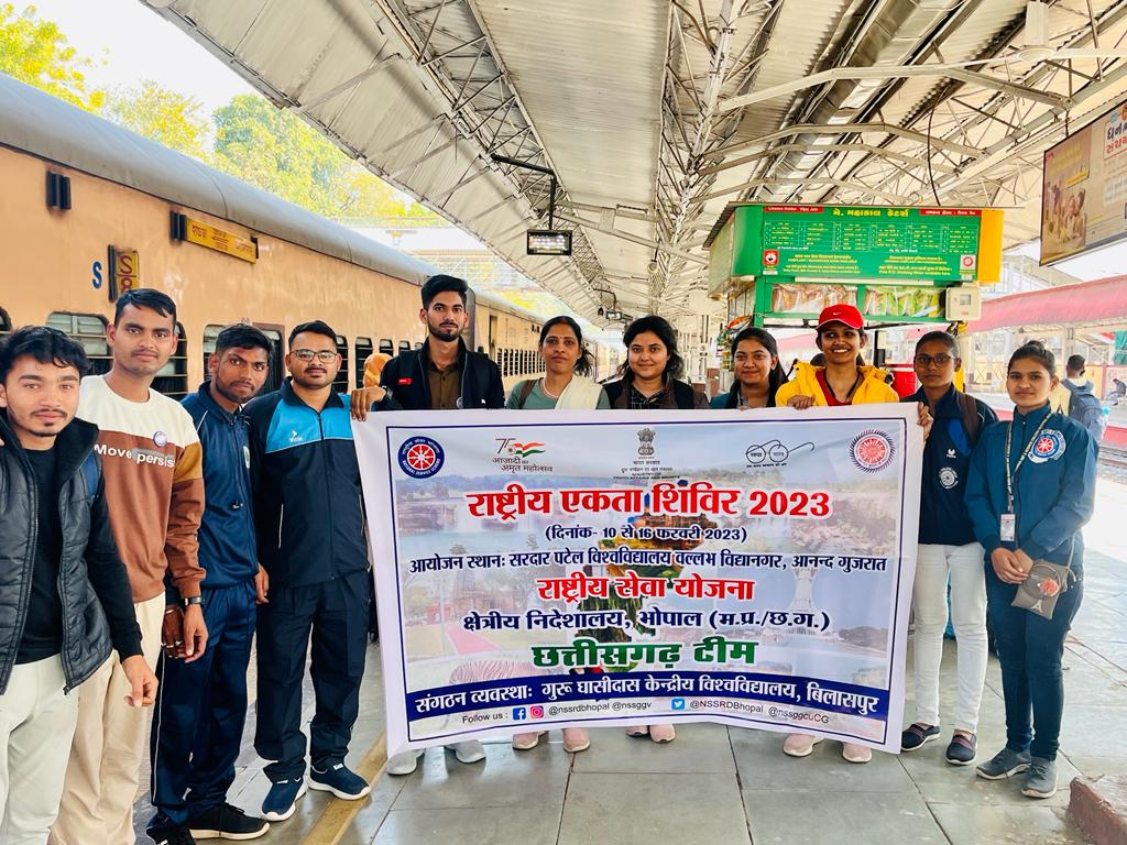 VermaHemprakash's tweet photo. Team Chhattisgarh Participated in National Integration Camp-2023 (10-16 Feb 2023) organized at Sardar Patel University, Anand Gujrat. @NSSRDBhopal @_NSSIndia @NssIgkv @NssRaipur @askabir_ @NssChhattisgarh @IgkvNss https://t.co/EBBwUcYk1R