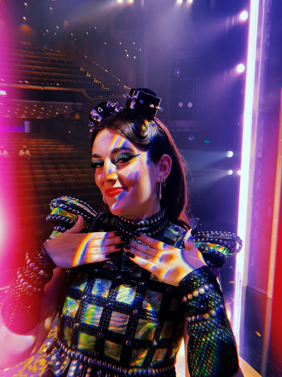 Oui, Oui, Bonjour 💚🌈 
<a href="/sixthemusicalau/">Six The Musical AUNZ👑</a> is now playing!  
Book here  👉 atqp.ac/SIXtm22 
#SIXtheMusical #BTS