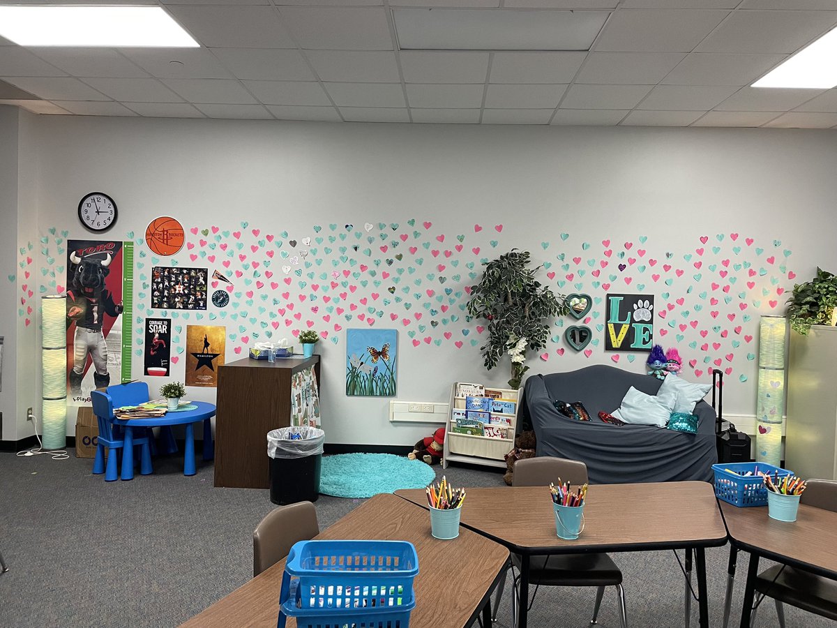 pgepto's tweet photo. We love Ms. Harris!!!  #NationalSchoolCounselingWeek https://t.co/bryQ0R3Ldh