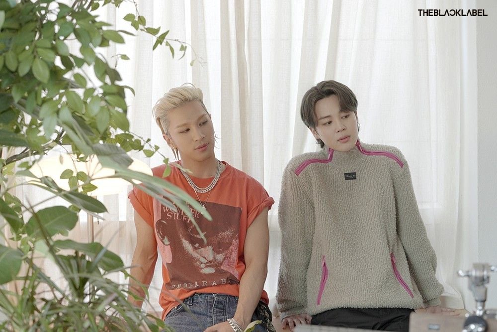 JMLOVEMODE's tweet photo. [비하인드] [📸] TAEYANG 'VIBE (feat. #JIMIN of BTS)' LIVE CLIP BEHIND PHOTOS 

🔗https://t.co/LaBKbSWWfg https://t.co/gBnfxlBDK2