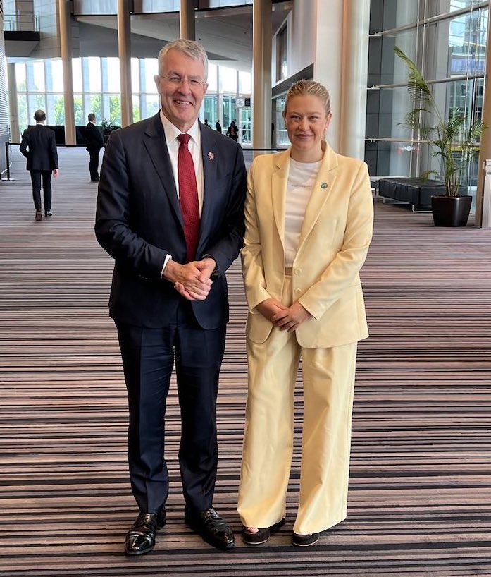 MarkDreyfusKCMP's tweet photo. I also discussed the @AlboMP Government's efforts to tackle modern slavery, including establishing an Anti-Slavery Commissioner, with @GraceAForrest  from @WalkFree https://t.co/dzbG93CiBf