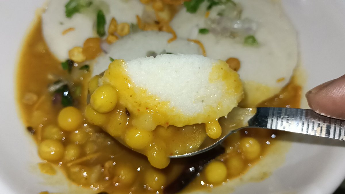aftab_fatma's tweet photo. Breakfast! 😍
#schooltiffinbox #breakfastideas #cookmastertaskin #indianfood #foodlovers #FolloMe https://t.co/qFFE2bscyE